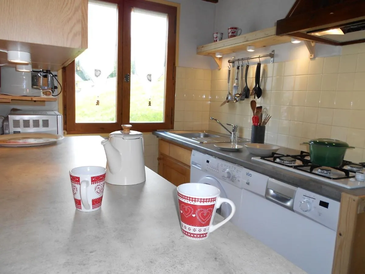 Cosy Chalet With Garden Notre-Dame-de-Bellecombe