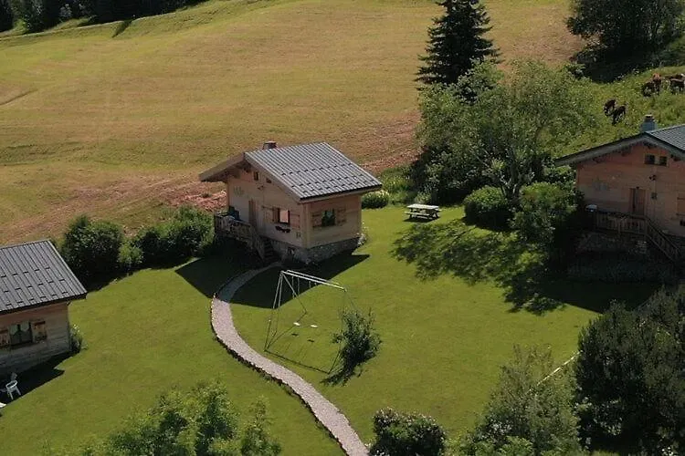 Cosy Chalet With Garden Notre-Dame-de-Bellecombe